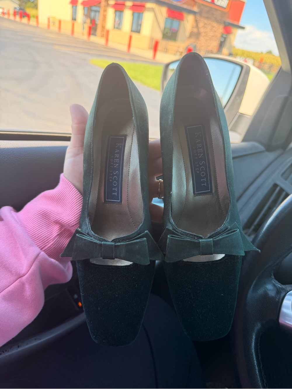 Karen Scott Deep Green Velvet Bow Pumps